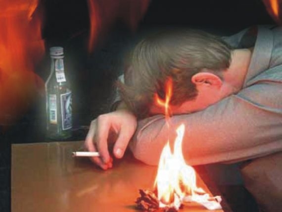 Употребление алкоголя приводит к возникновению пожаров и гибели на них.